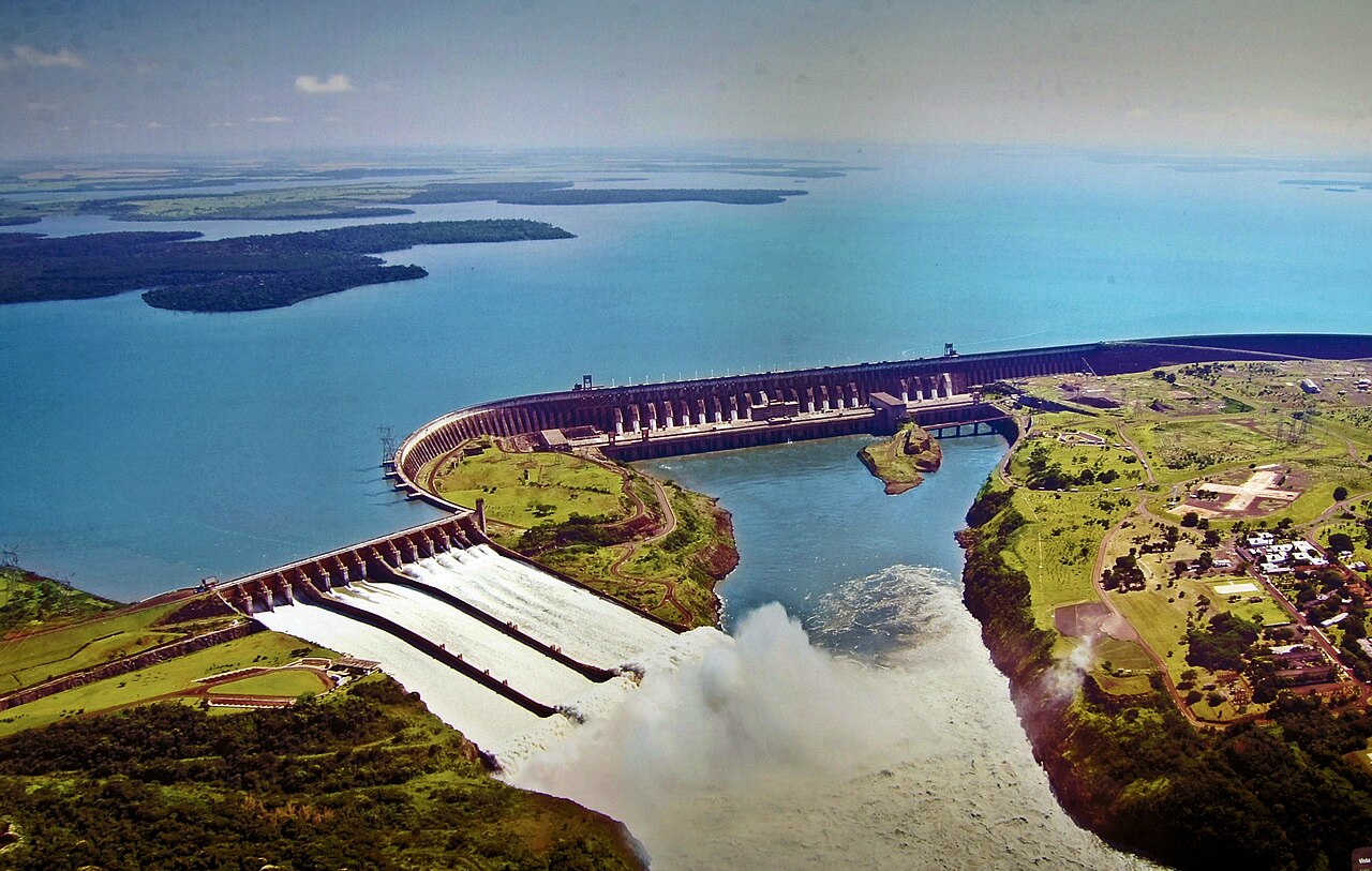 Gigante do Paraná: Itaipu produz em 2025 energia suficiente para abastecer o planeta por um dia inteiro