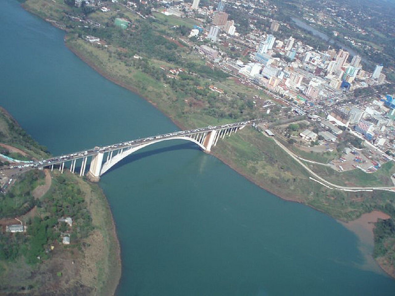 Comércio no Oeste do Paraná cresce 22% e aquece a economia da fronteira