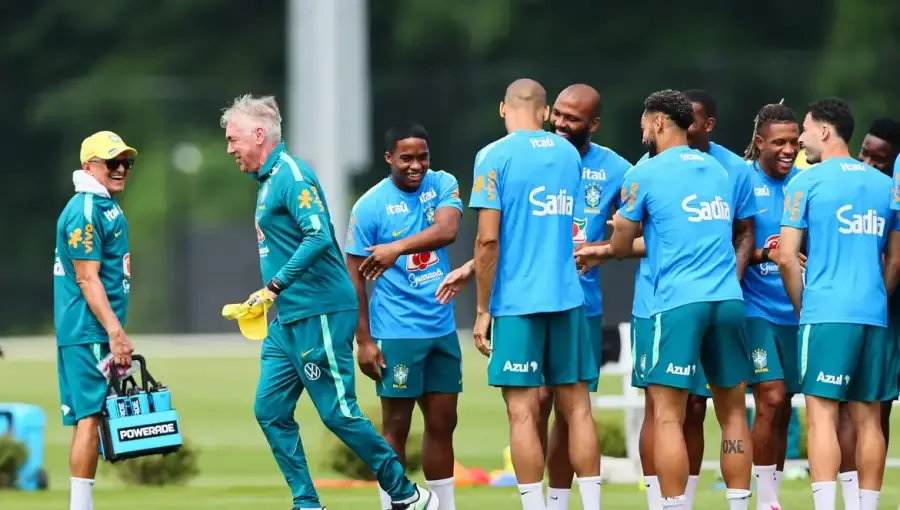 Neymar continua fora de treino da seleção brasileira