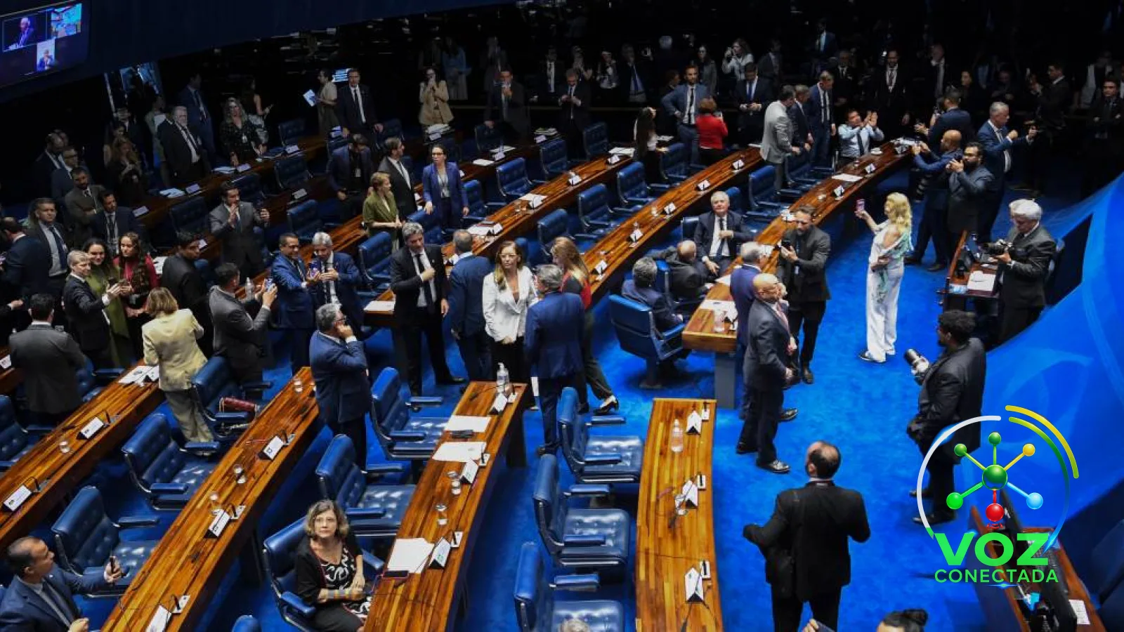 O acordo que ninguém quer assumir: redução de pena para condenados do 8 de janeiro