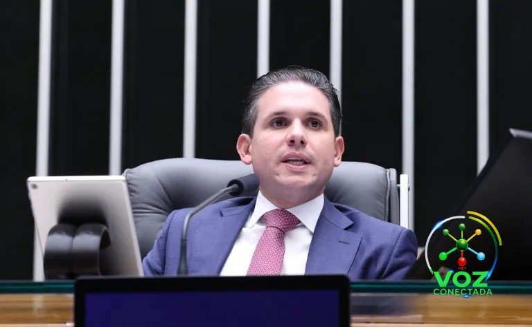 Câmara aprova urgência de projeto que equipara misoginia ao racismo em meio à resistência de bancadas conservadoras