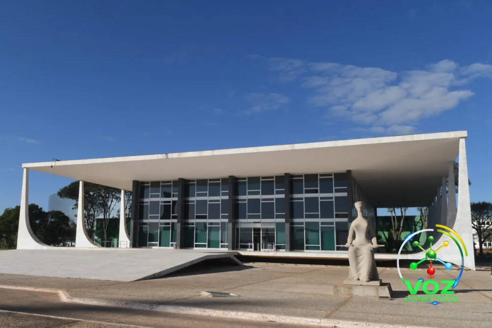 STF manda sete tribunais suspenderem penduricalhos e devolverem o que passou do teto; TJ-PR está na lista