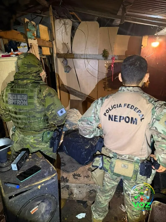 Madrugada na fronteira: PF e PM apreendem 101,7 kg de maconha, pneus e 76 caixas de cigarros em Foz do Iguaçu