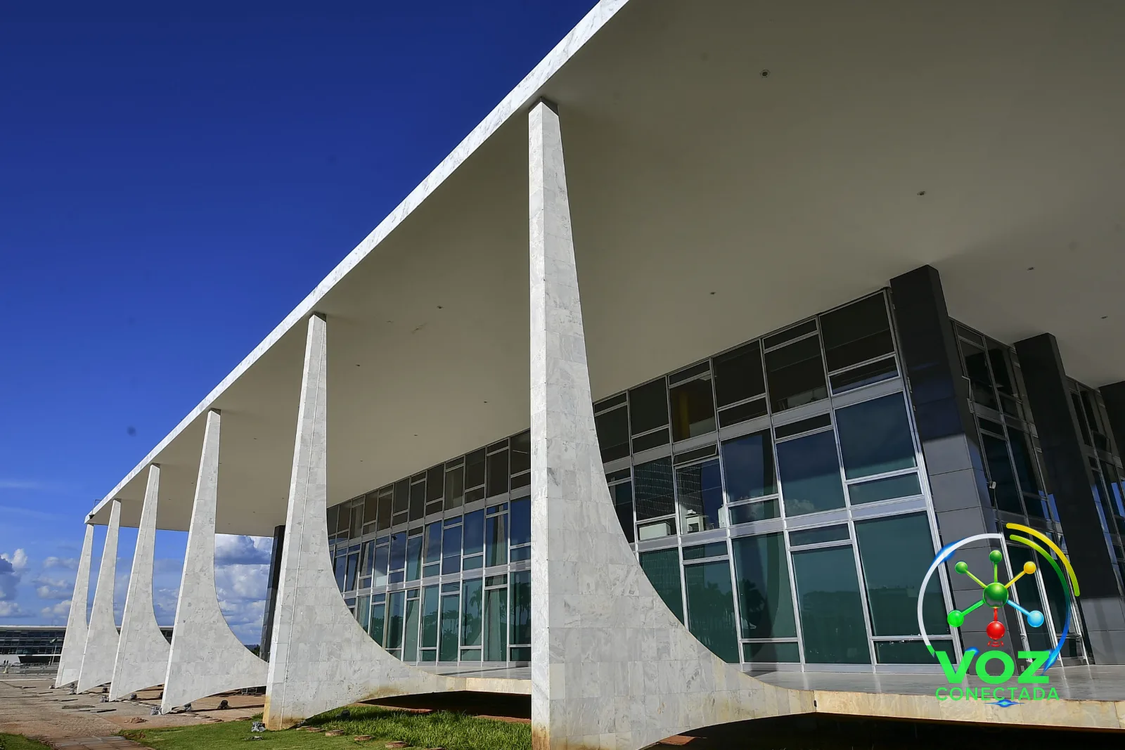 PGR pede que os inquéritos sobre Lulinha saiam do STF e vão para a primeira instância