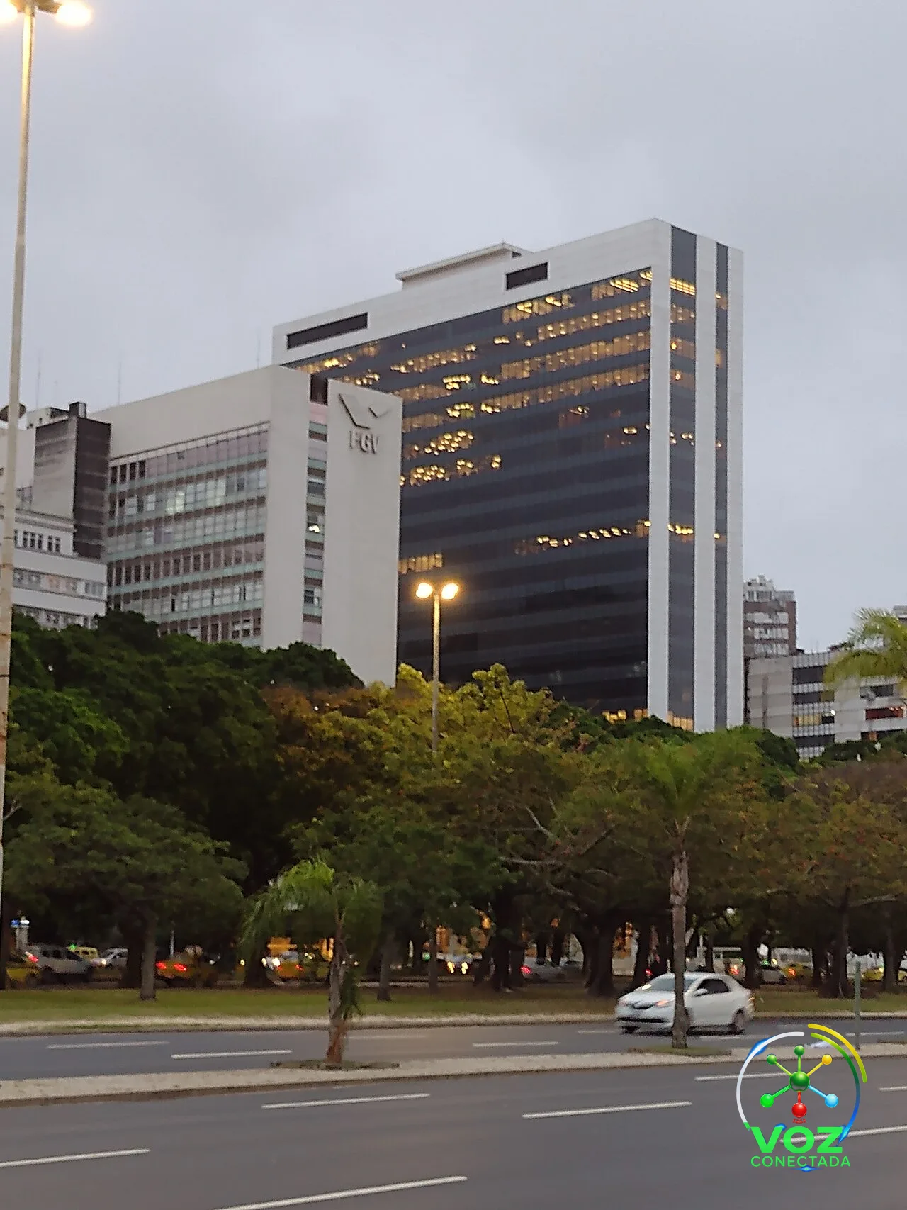 Economia brasileira desacelera: PIB cresce só 0,3% no 2º trimestre e junho tem queda de 1,1%