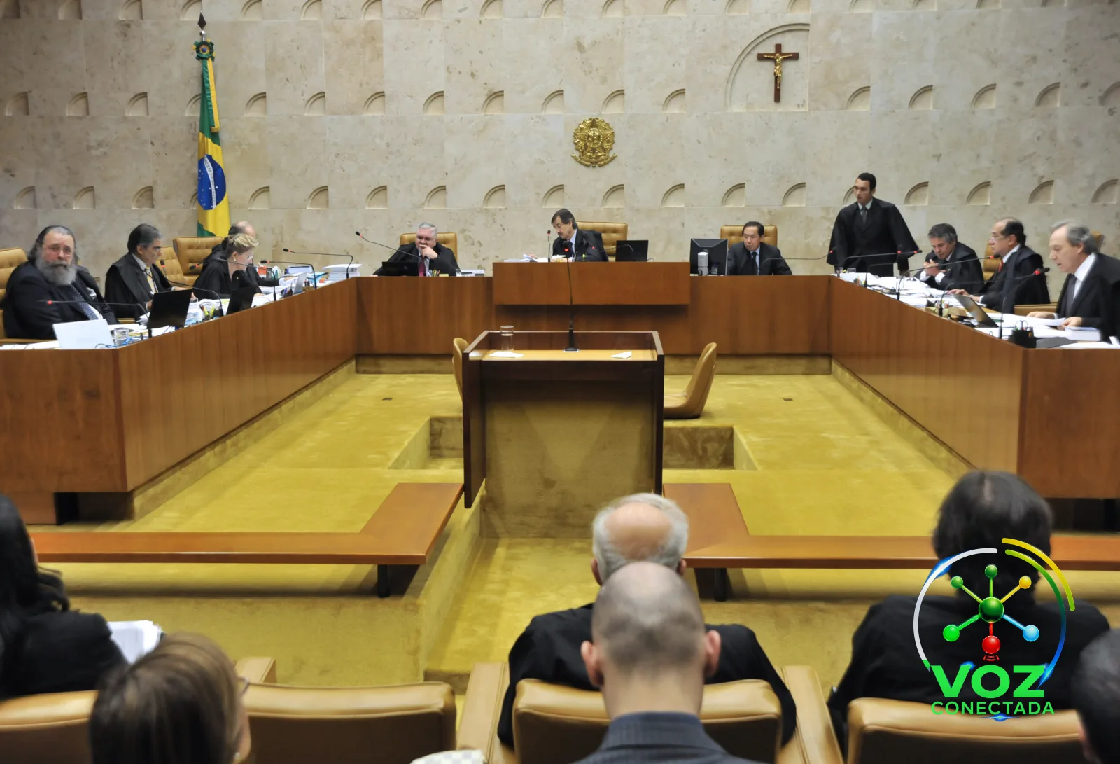 STF mantém por unanimidade a obrigação de o transportador contratar o seguro da carga