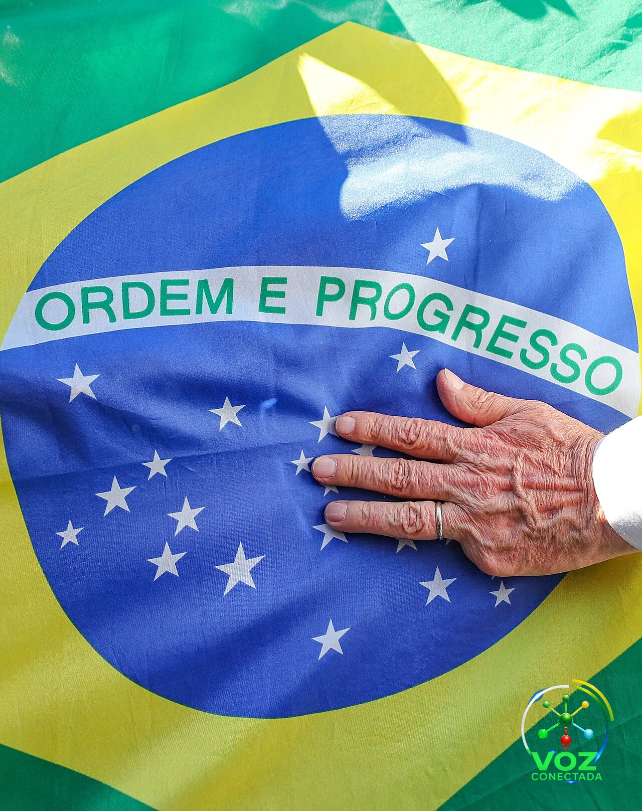 Lula é reeleito com 51,79% dos votos válidos e vence Flávio Bolsonaro por 4,4 milhões de votos