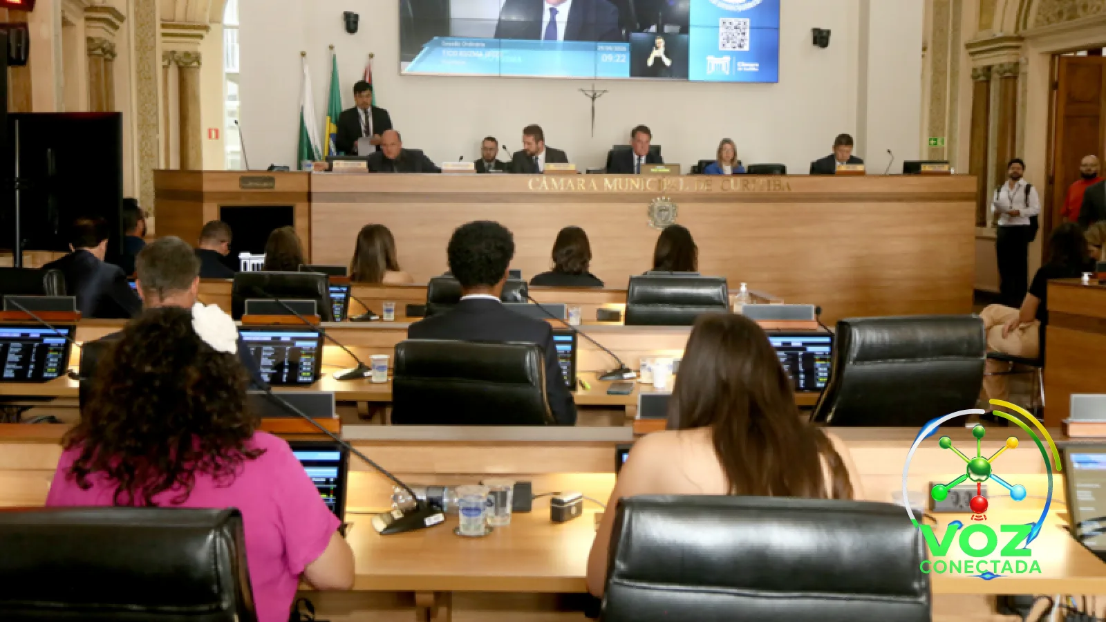 Curitiba avança em saúde digital e amplia rede de atendimento