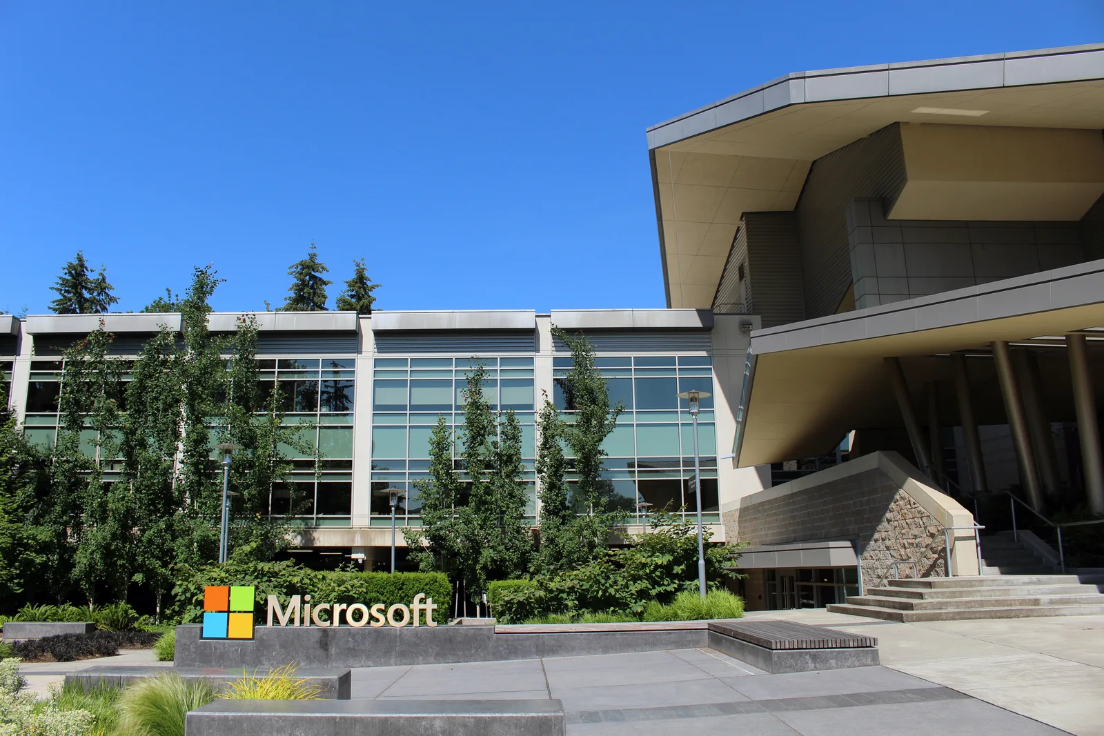 Microsoft derruba mercado criminoso que alimentou mais de 1 bilhão de mensagens de golpe em 2026