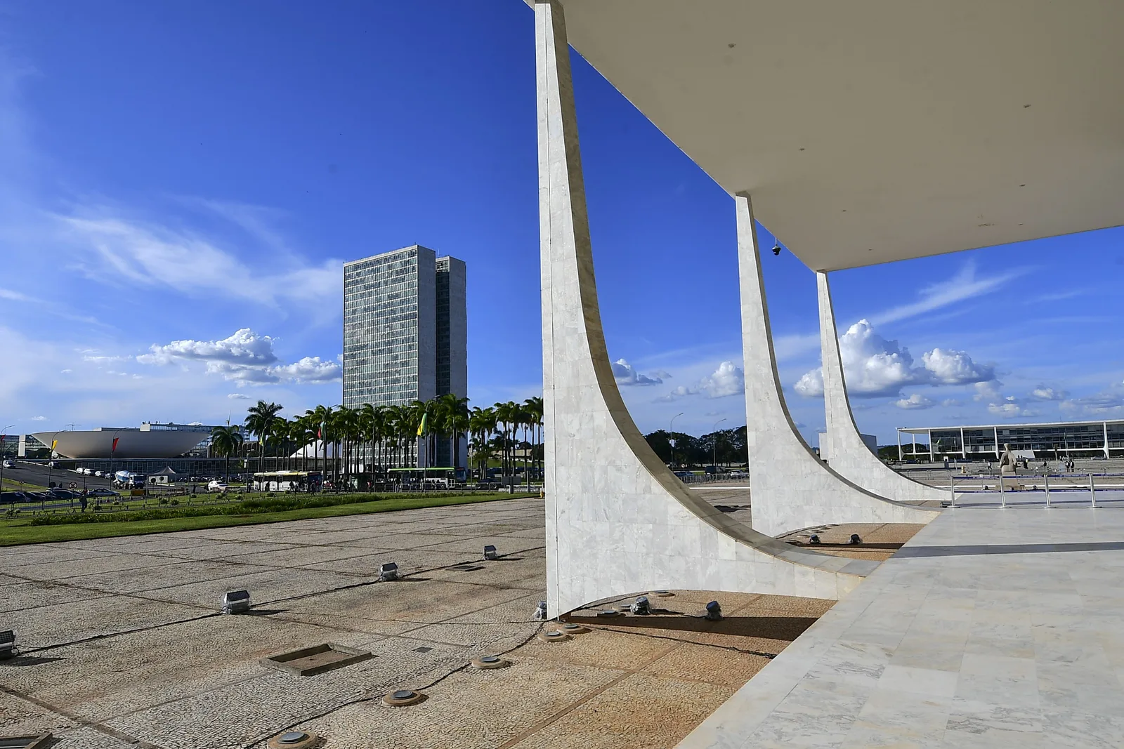 Zanin dá 48 horas para Anatel explicar falhas em acesso gratuito a serviços da Justiça Eleitoral